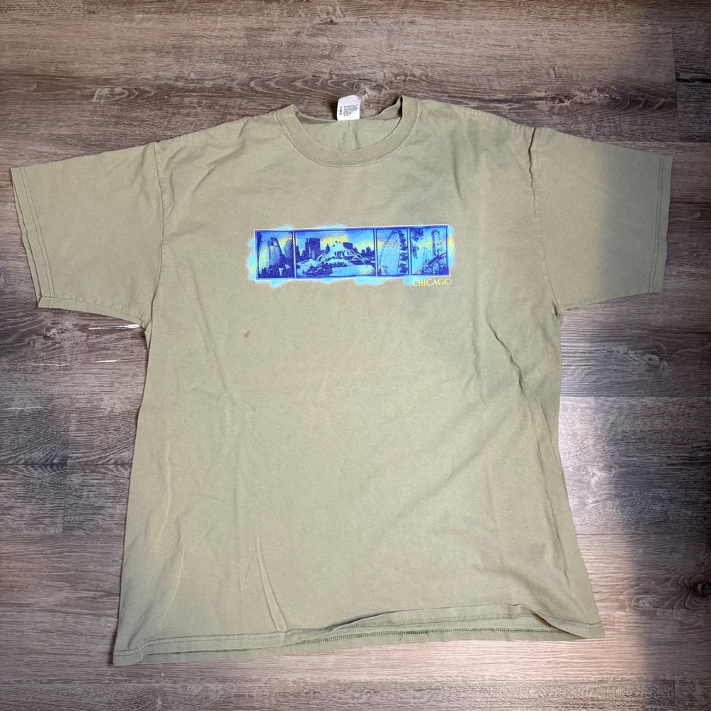 Vintage Anvil Chicago Skyline Graphic T-Shirt XL Khaki Green Souvenir Tee